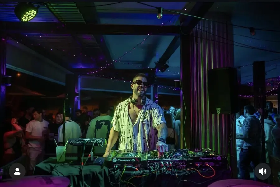 Armando Troya DJ · After dark