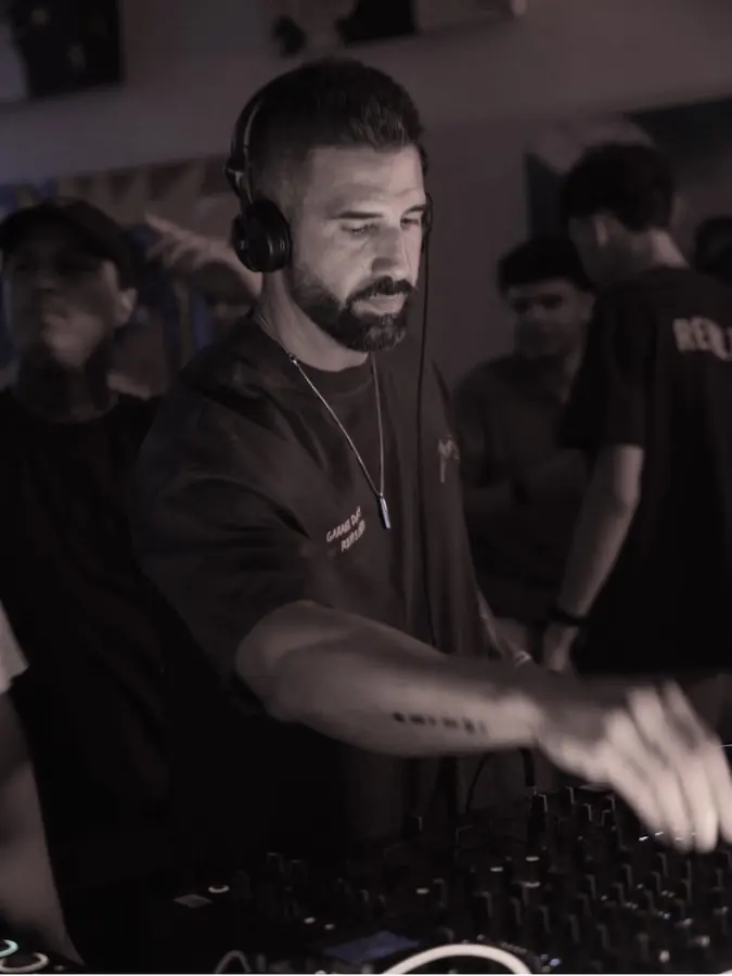 Armando Troya DJ · Focus mode