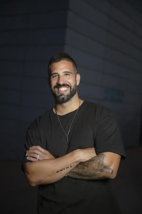 Armando Troya, retrato de artista